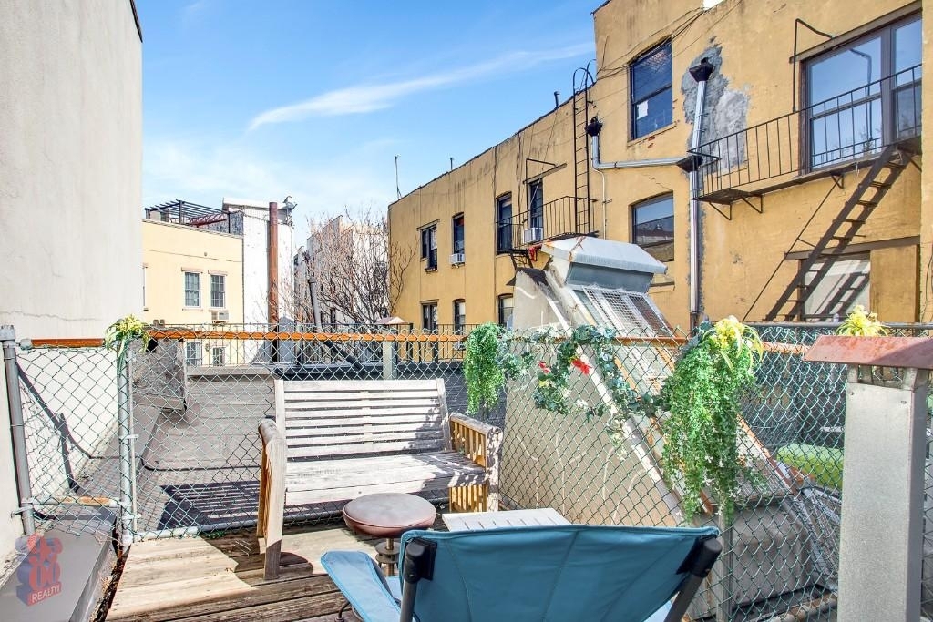 411 East 12th Street - Photo 4