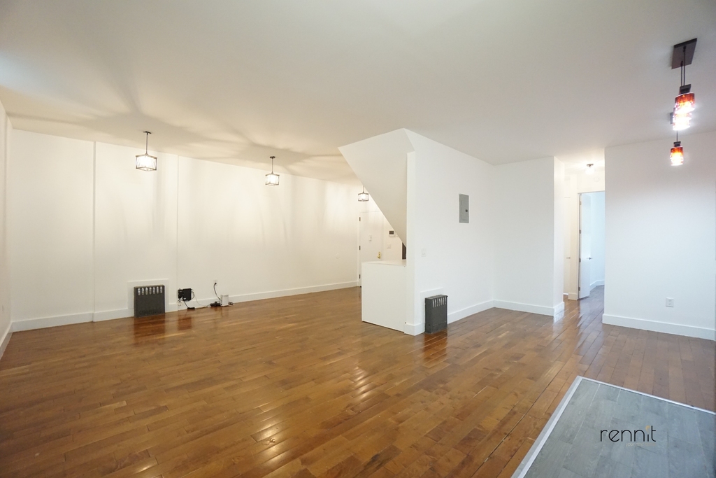 640 Kosciuszko Street - Photo 1