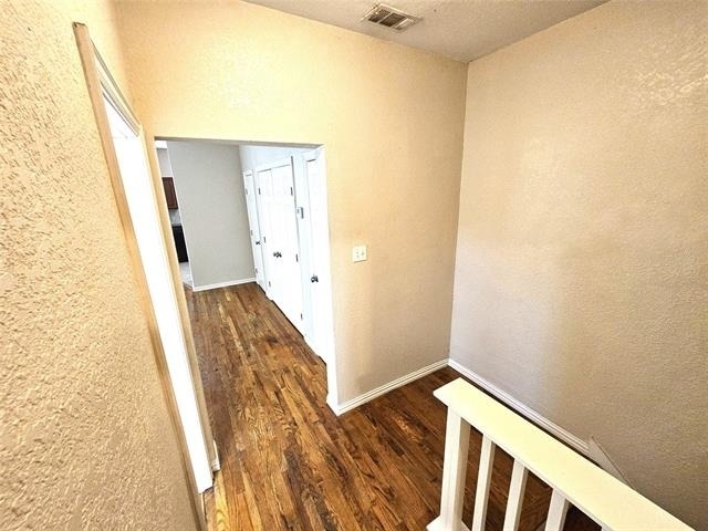 1927 W 10th Street - Photo 9