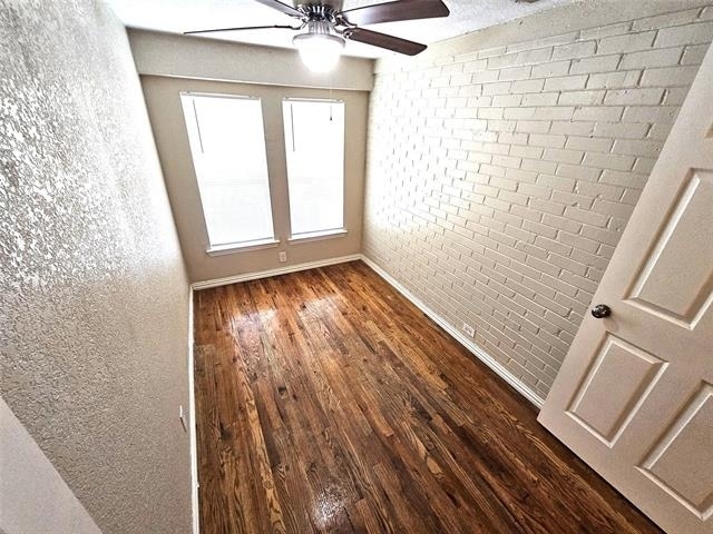 1927 W 10th Street - Photo 18