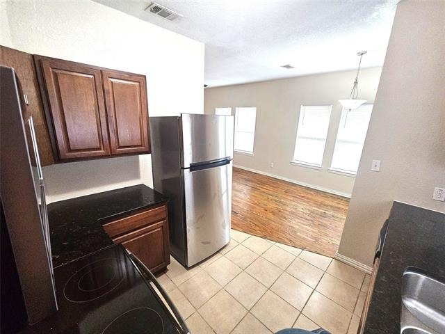 1927 W 10th Street - Photo 1