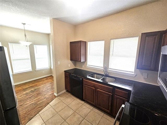 1927 W 10th Street - Photo 2