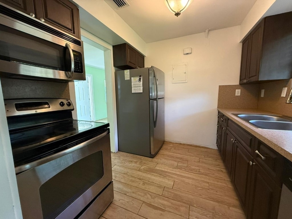 2957 Nw 6th Avenue - Photo 4