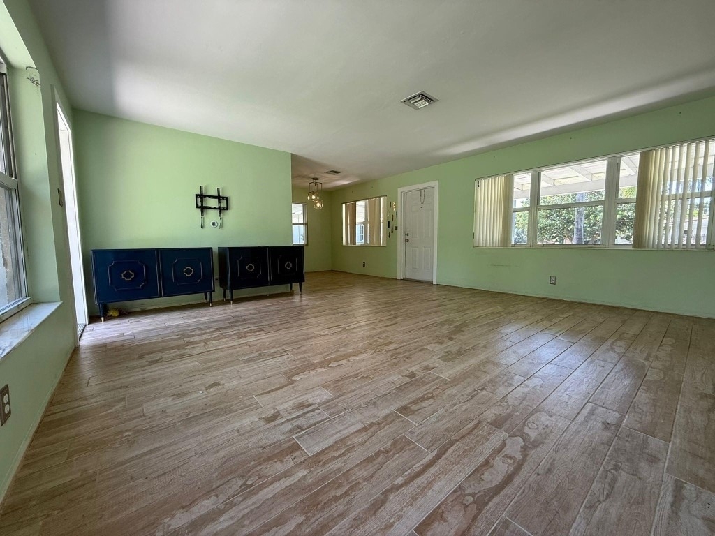 2957 Nw 6th Avenue - Photo 2