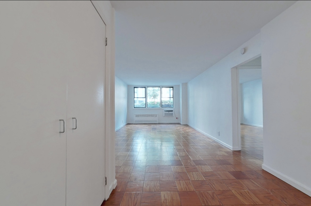 East 36th Street - Photo 0