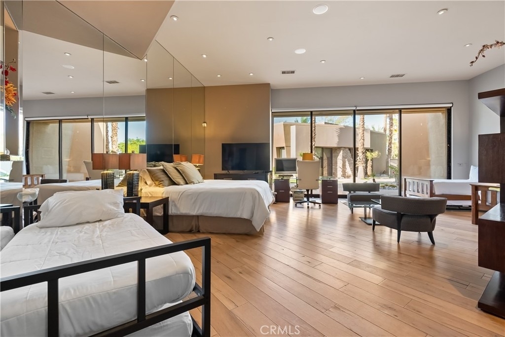 68 Royal Saint Georges Way - Photo 45