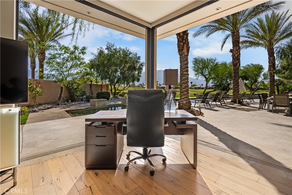 68 Royal Saint Georges Way - Photo 30
