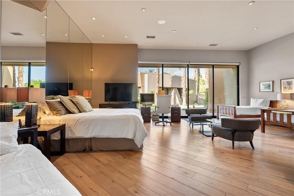 68 Royal Saint Georges Way - Photo 32