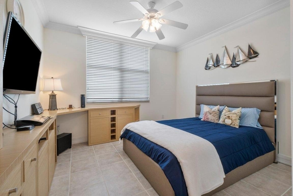 806 E Windward 301 Way - Photo 19