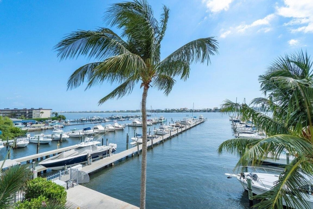 806 E Windward 301 Way - Photo 32