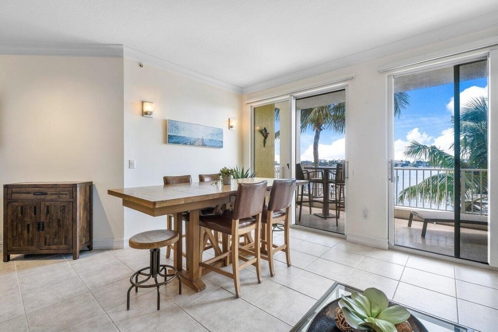 806 E Windward 301 Way - Photo 10