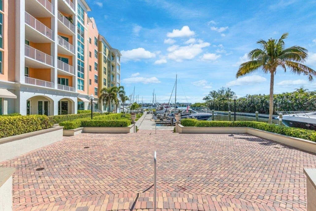 806 E Windward 301 Way - Photo 33