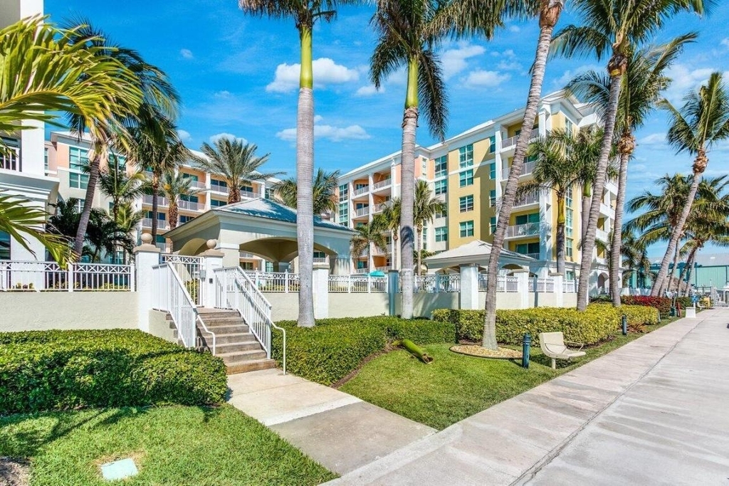 806 E Windward 301 Way - Photo 34