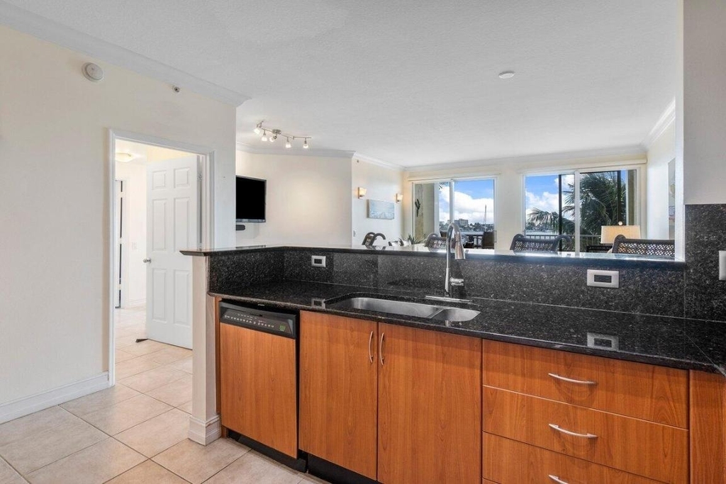 806 E Windward 301 Way - Photo 16