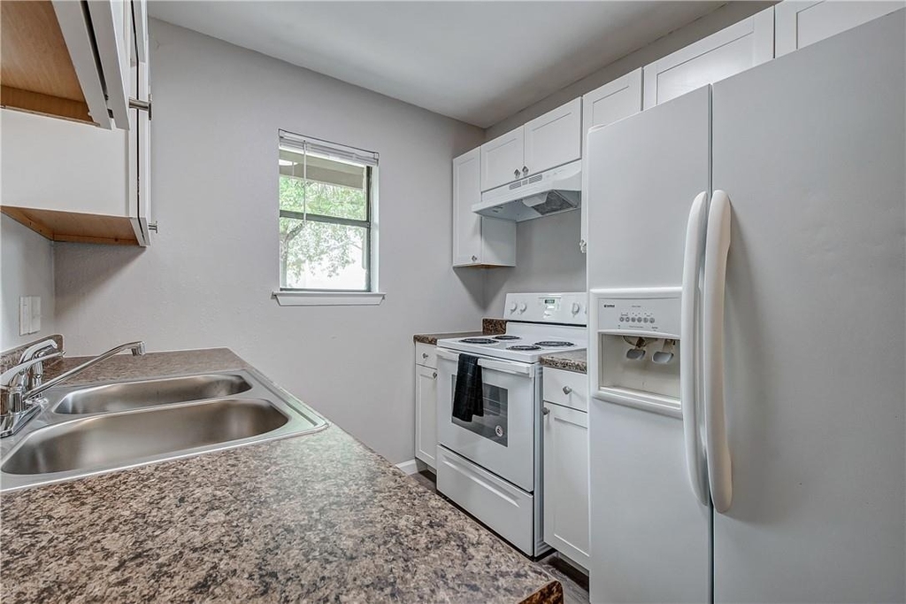 4307 S 1st St - Photo 10