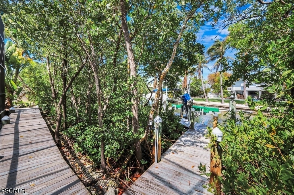 21580 Indian Bayou Drive - Photo 29