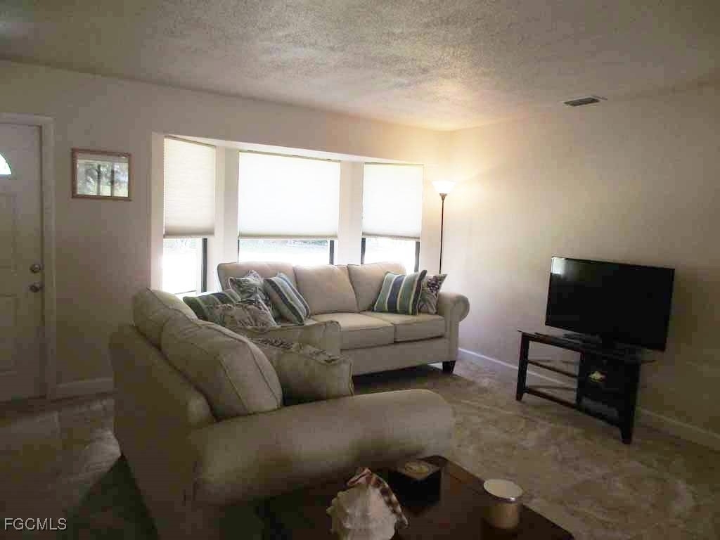 1510 Se 11th Place - Photo 2