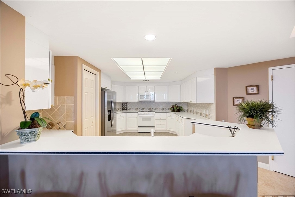 7117 Pelican Bay Boulevard - Photo 16