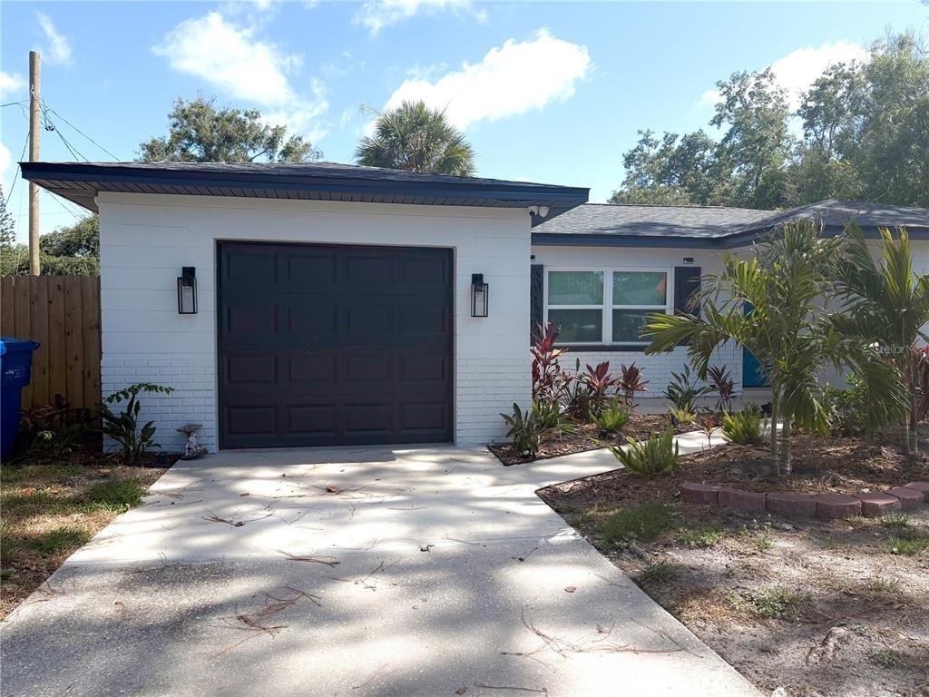 3054 Adrian Avenue - Photo 2