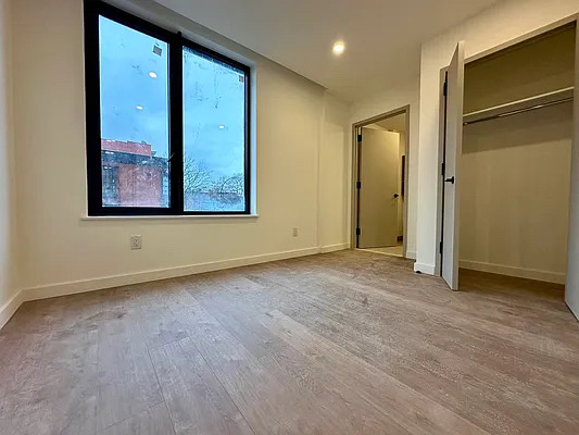 321 Franklin Avenue - Photo 2