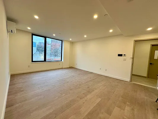 321 Franklin Avenue - Photo 5