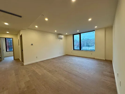 321 Franklin Avenue - Photo 1