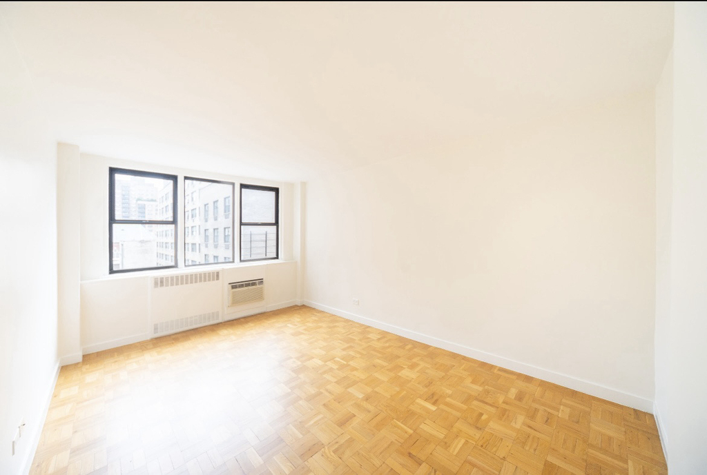 East 79th Street - Photo 1