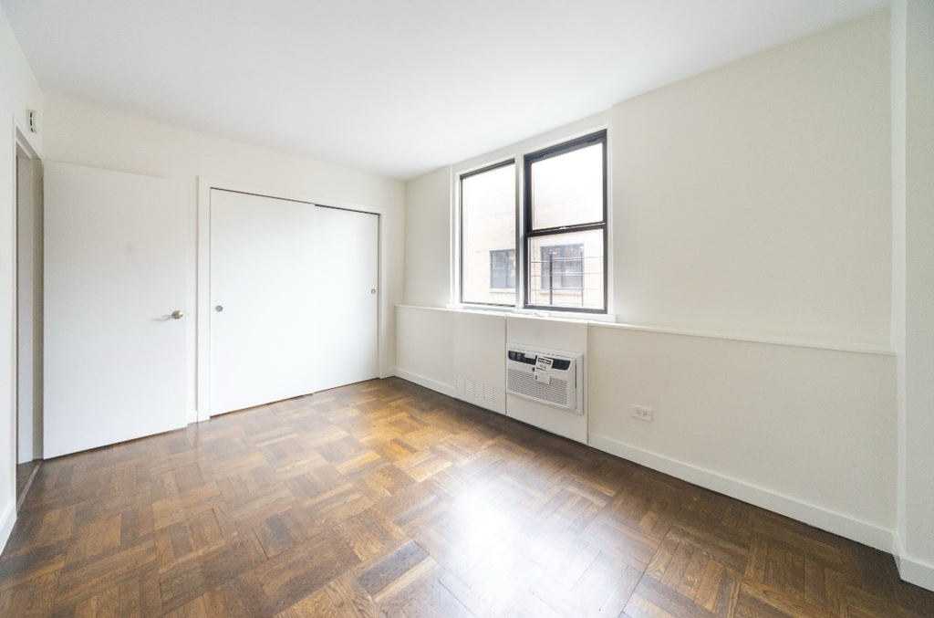 East 79th Street - Photo 0