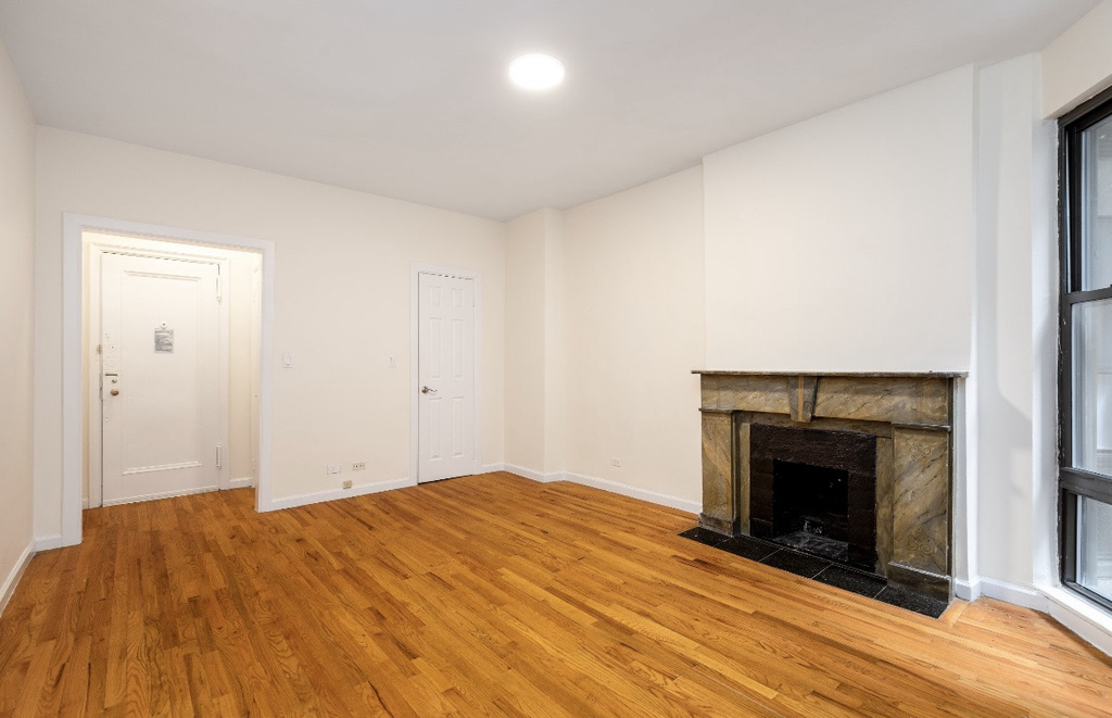 East 84th Street - Photo 5