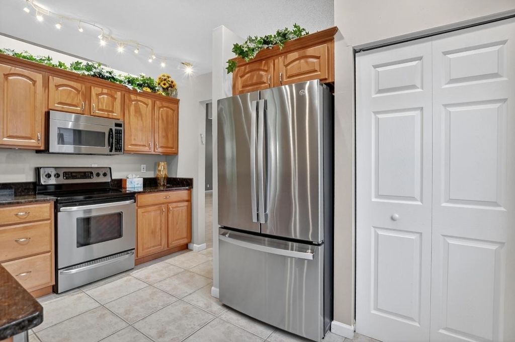 3511 Nw 4th Avenue - Photo 10