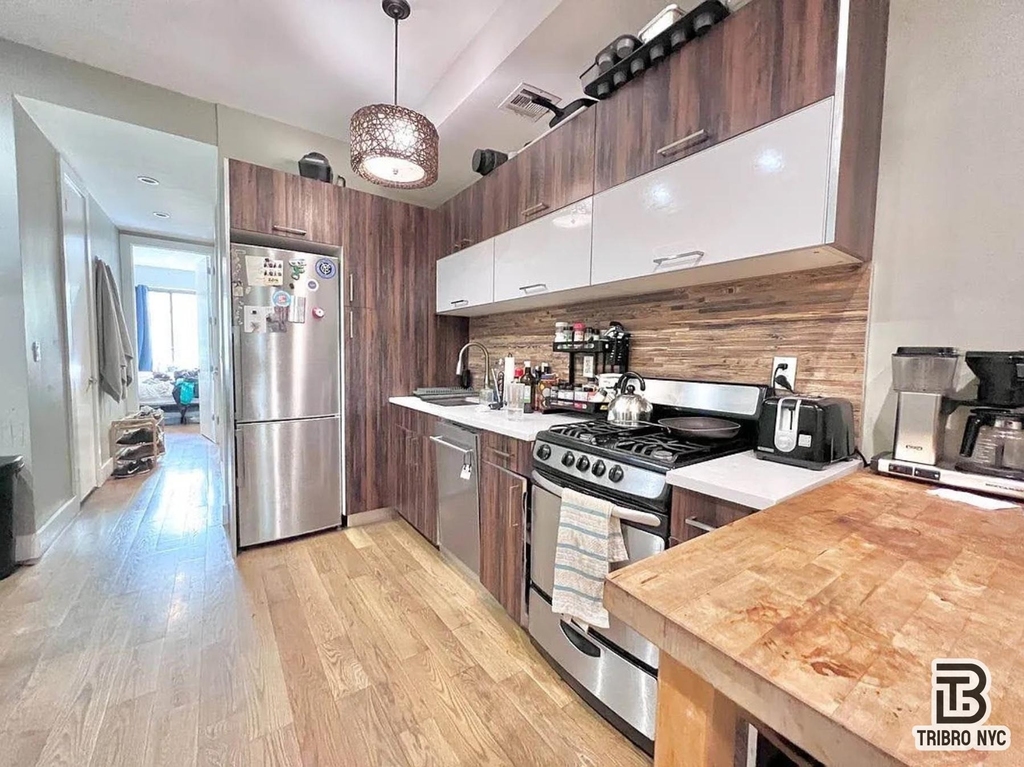 447 Meeker Avenue - Photo 2