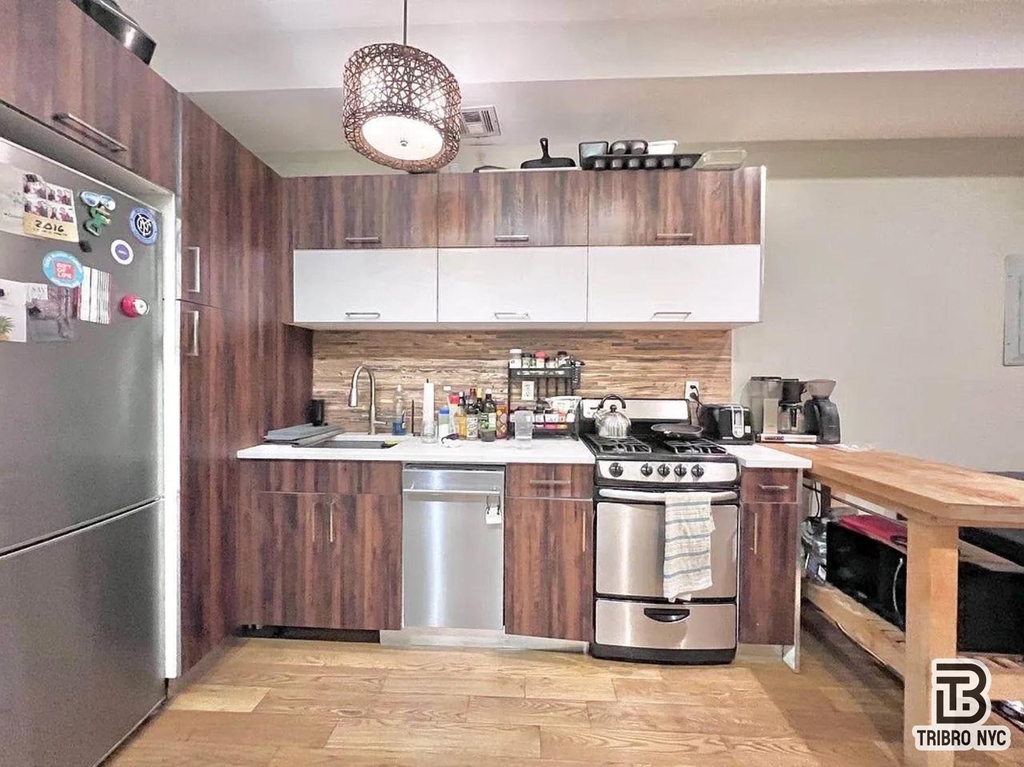 447 Meeker Avenue - Photo 5
