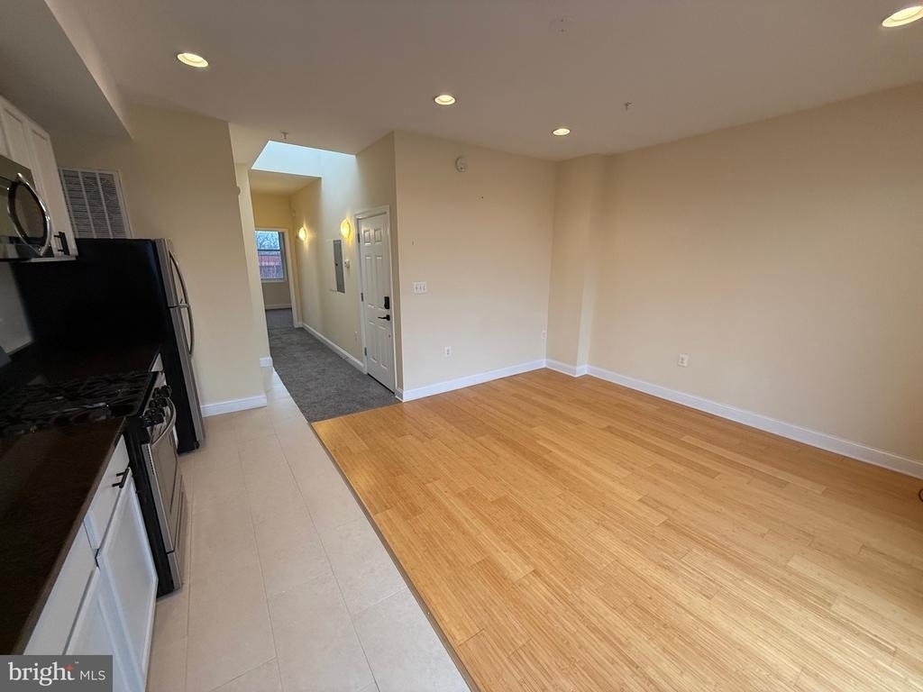532 8th Street Se - Photo 0