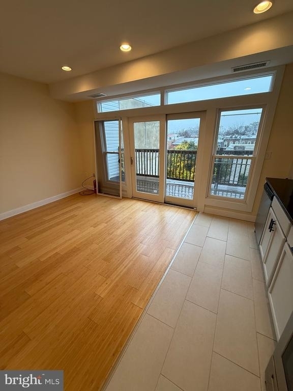 532 8th Street Se - Photo 4