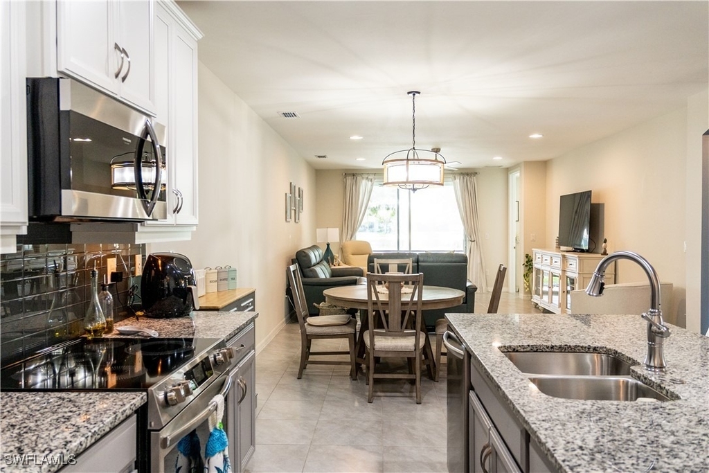 14888 Edgewater Circle - Photo 11