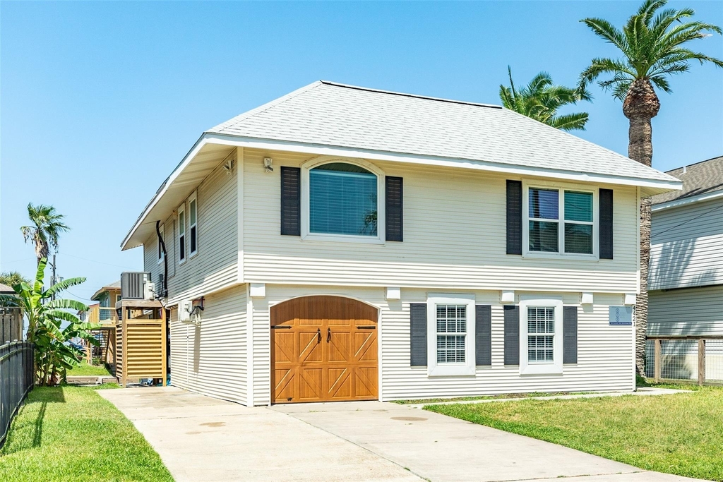4421 Pelican Road - Photo 1