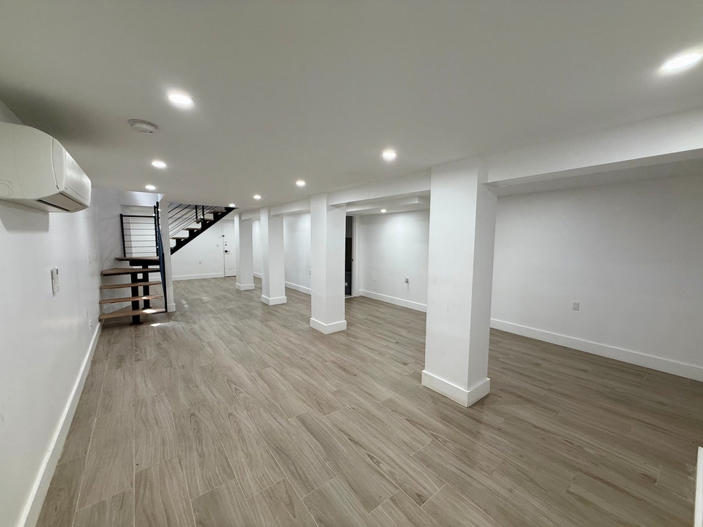 1023 Putnam Avenue - Photo 9