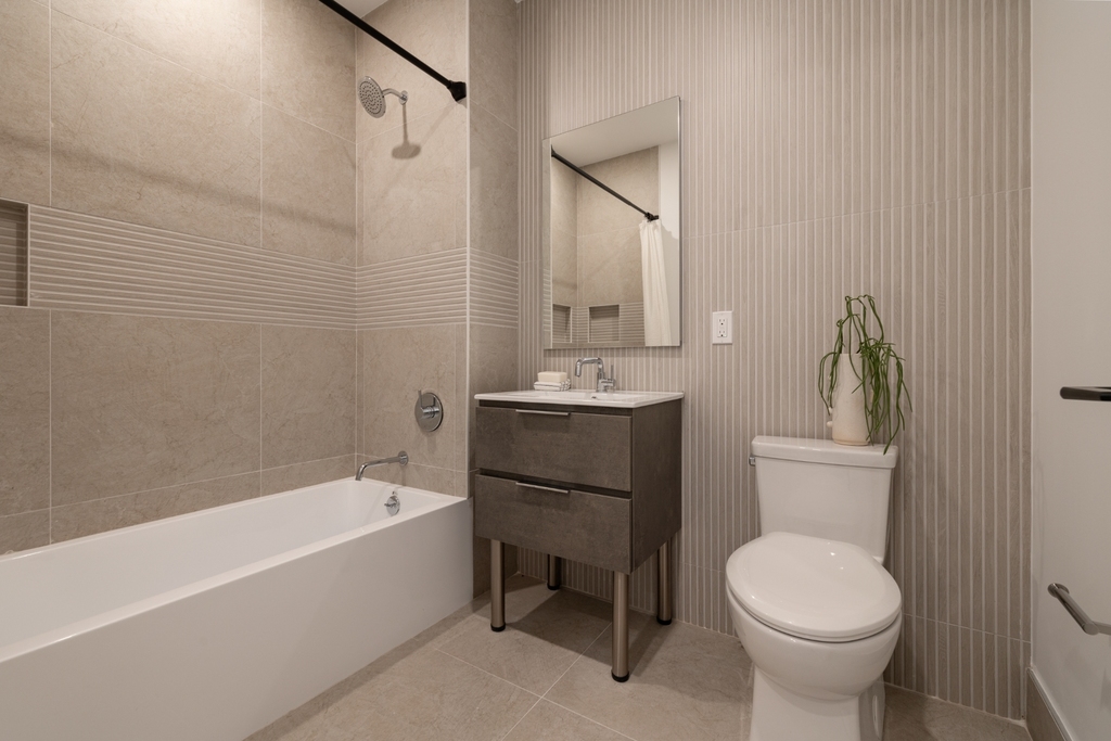 702 East 32nd Street - Photo 12