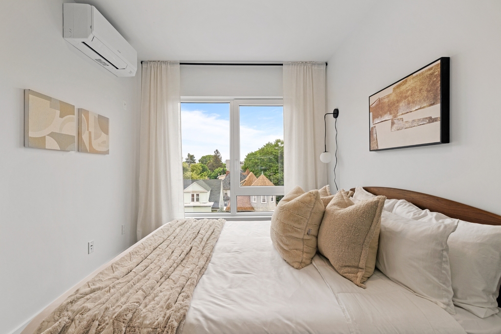 702 East 32nd Street - Photo 11