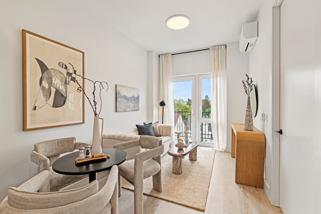 702 East 32nd Street - Photo 5