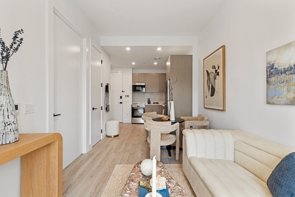 702 East 32nd Street - Photo 7