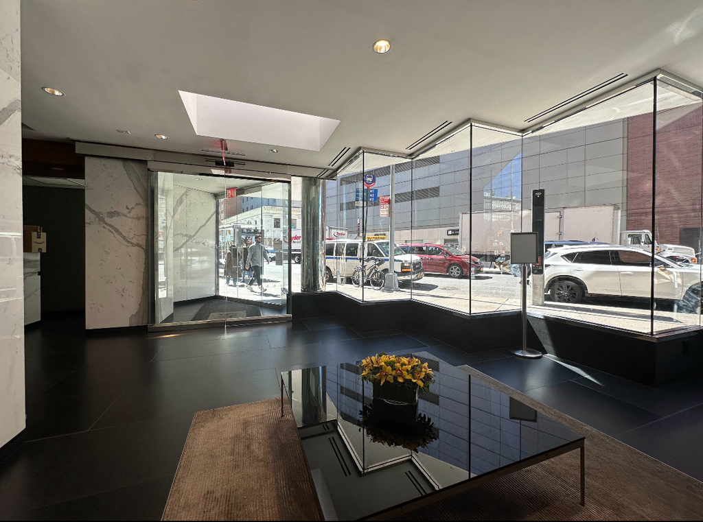 4th Avenue - Photo 5
