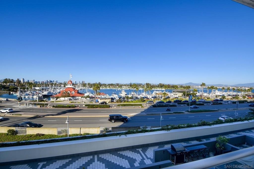 1710 Avenida Del Mundo - Photo 6