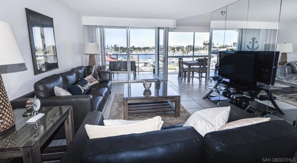 1710 Avenida Del Mundo - Photo 1