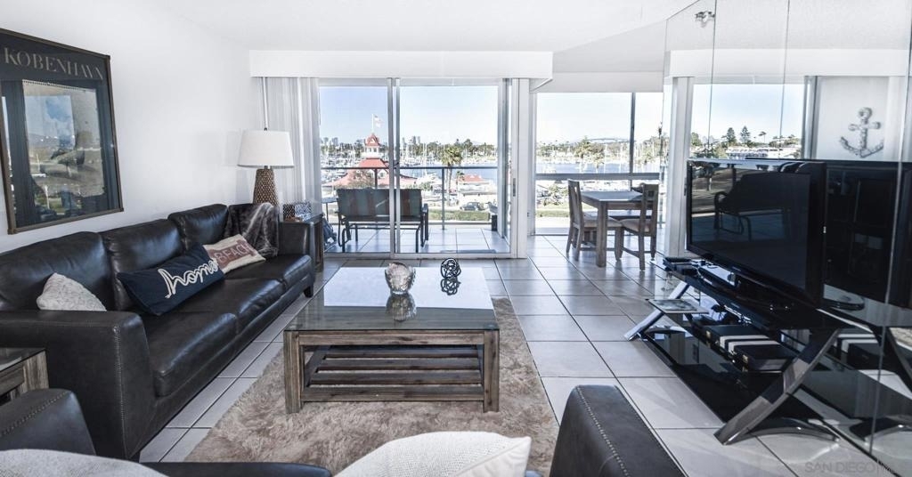 1710 Avenida Del Mundo - Photo 2