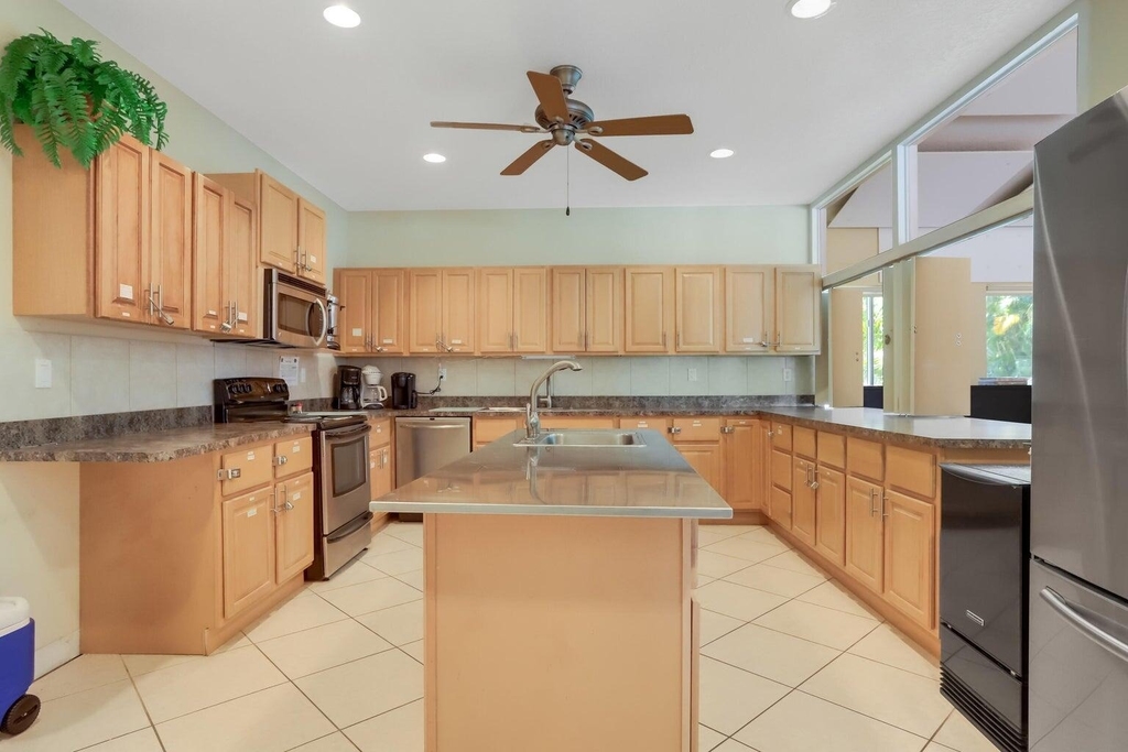 640 Snug Harbor Drive - Photo 14