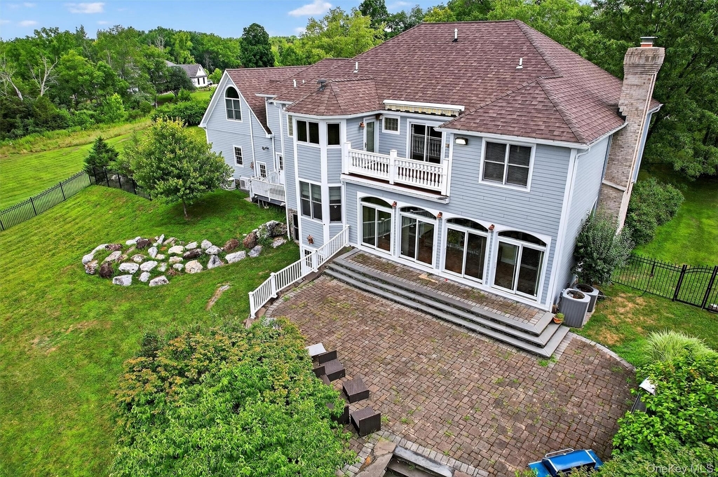 7 Paiges Way - Photo 45