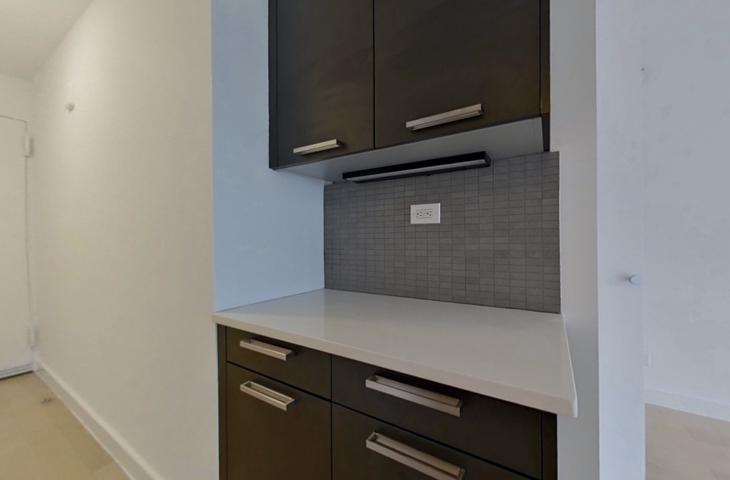 East 39th Street - Photo 3