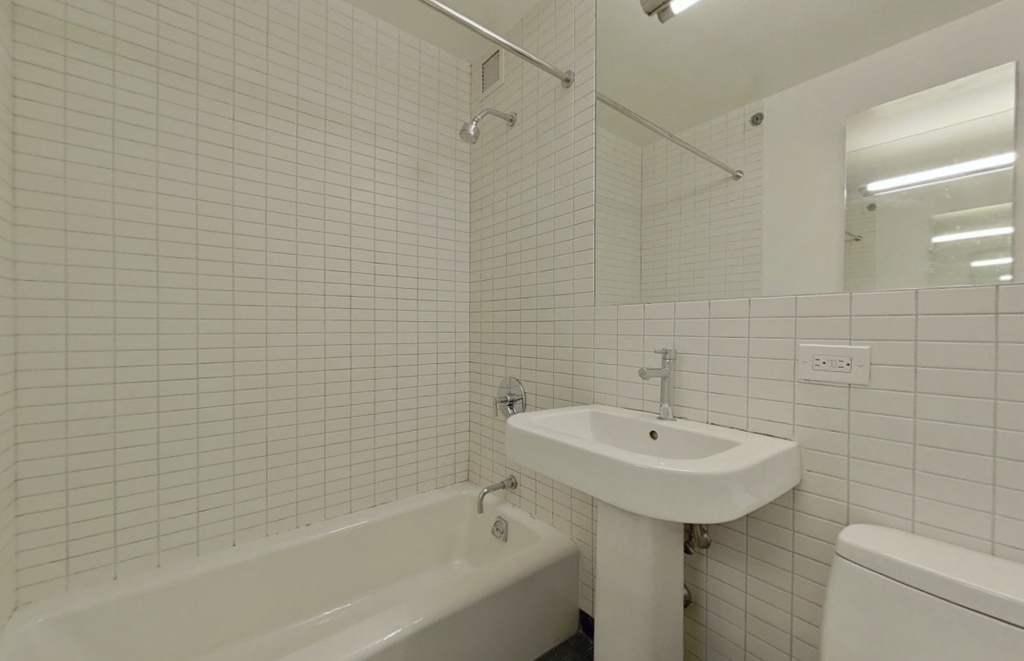 East 39th Street - Photo 4