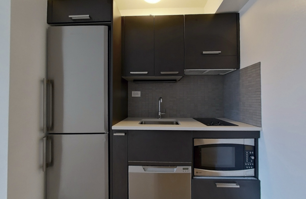 East 39th Street - Photo 2